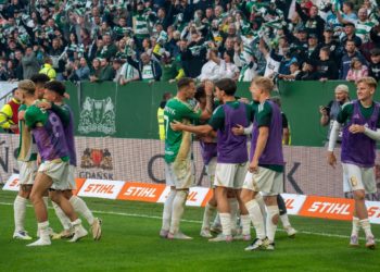 Trójmiasto należy do Lechii Gdańsk! Biało-zieloni znowu lepsi od Arki Gdynia, a Dawid Kurminowski bohaterem derbów